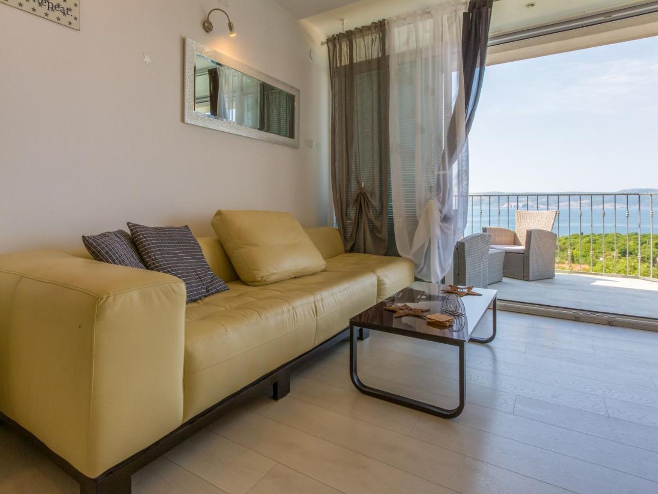 Apartments Lavarin Novi Vinodolski Zewnętrze zdjęcie